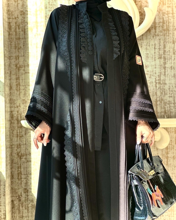 ABAYA IN CLASSY DANTEL