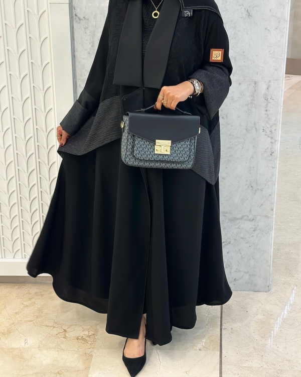 THREE STYLE ABAYA